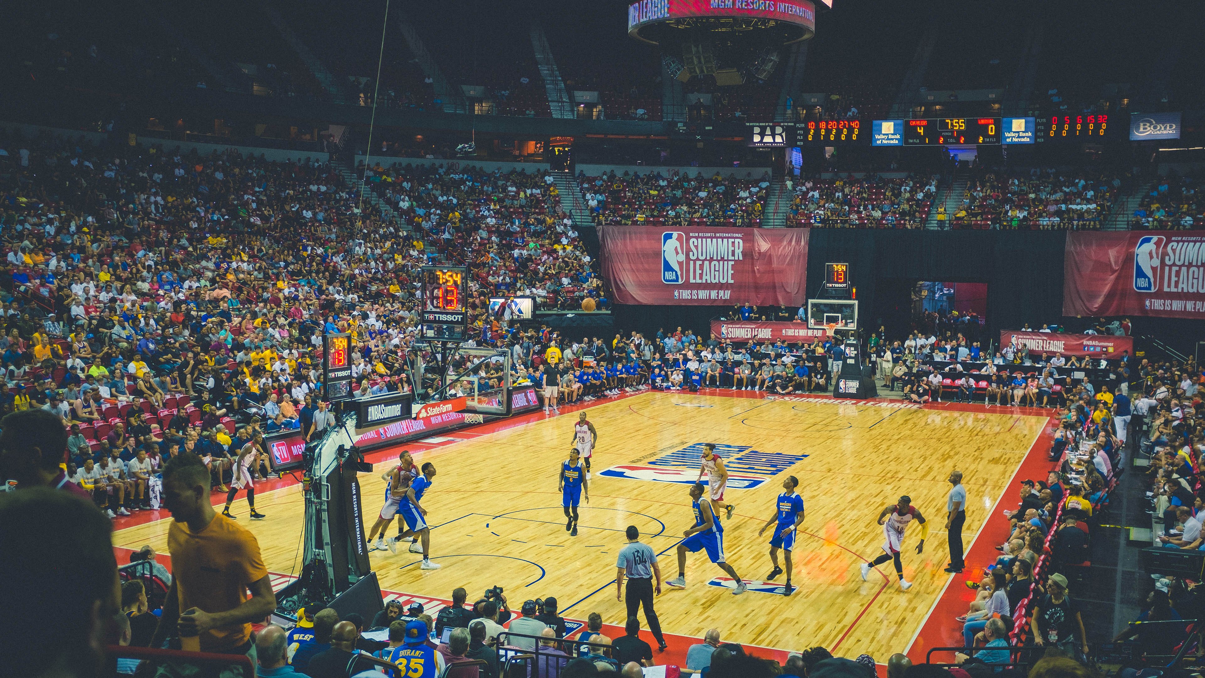 明星专访孙杨谈复出与争议，曝孙杨正式复出